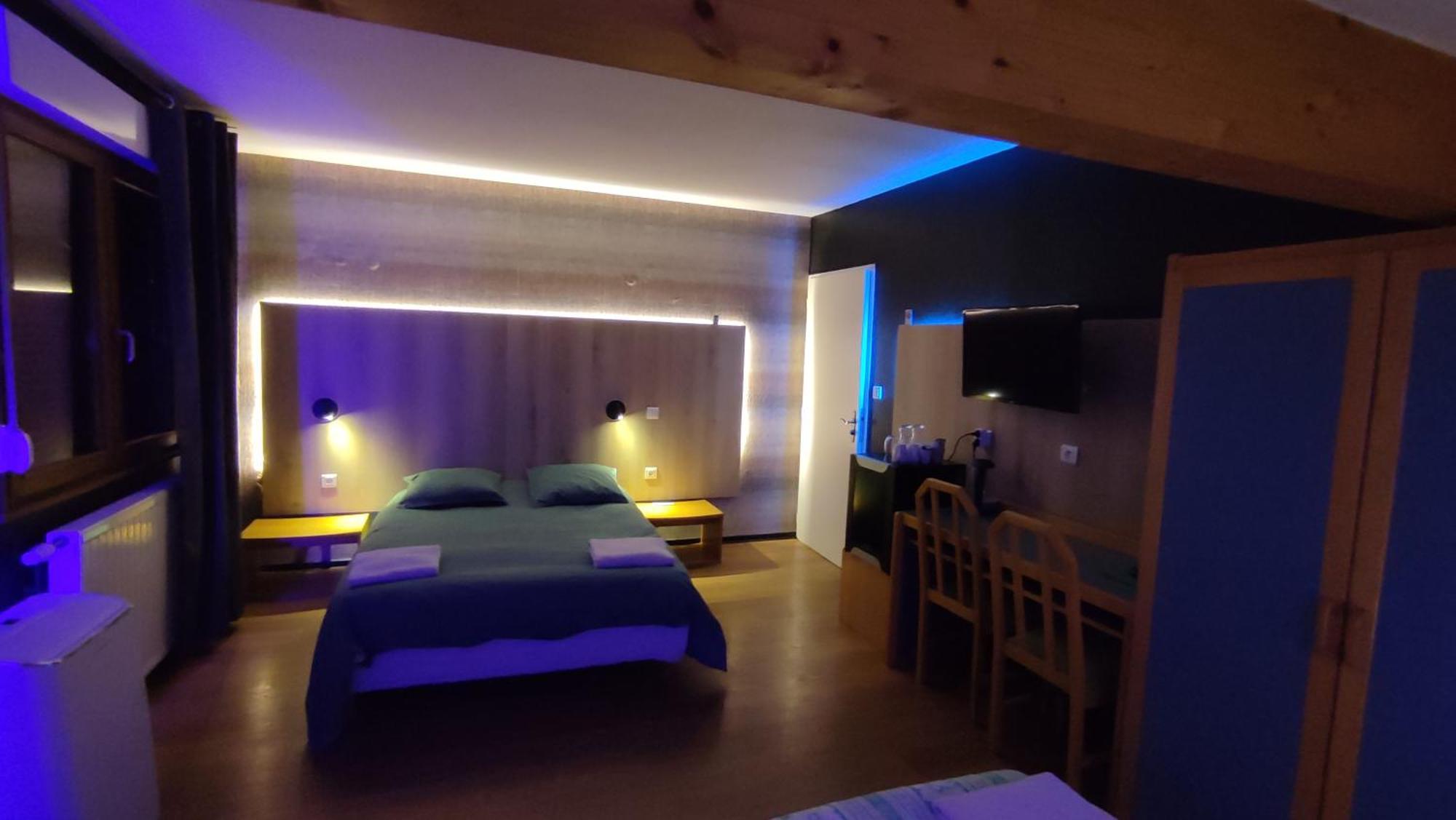 Logis Auberge De La Poirie Tendon Luaran gambar